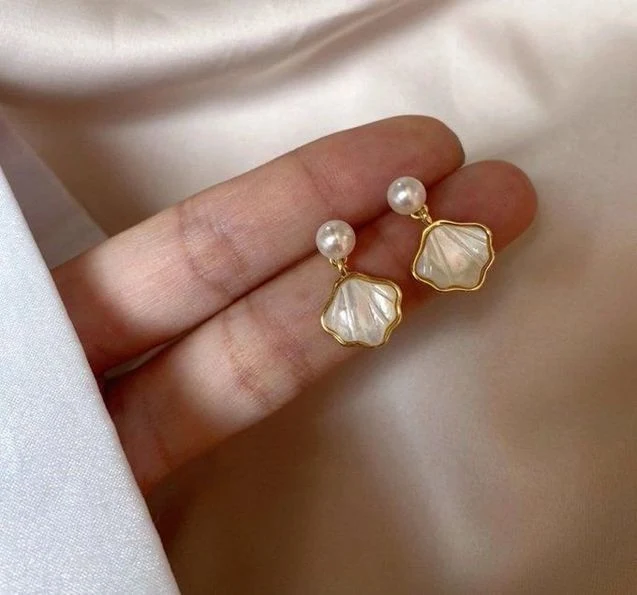 Jewellery photo for demonstration review